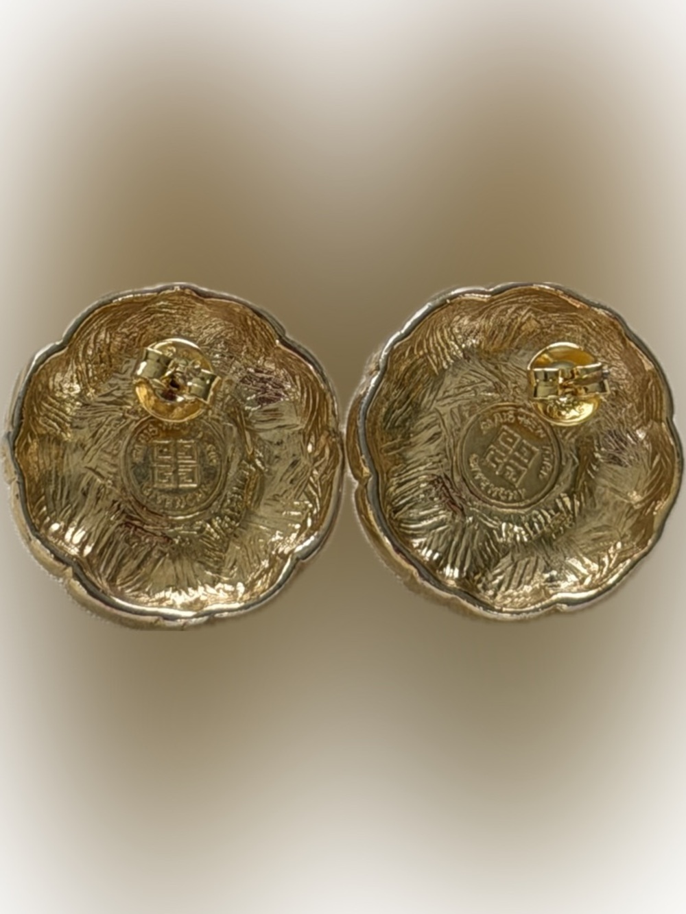 Givenchy Vintage Gold-Plated And Faux Pearl Circle Post Earrings (Pierced Ears) - Picture 4 of 9